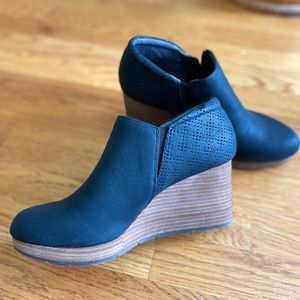 Dr. Scholls black wedges